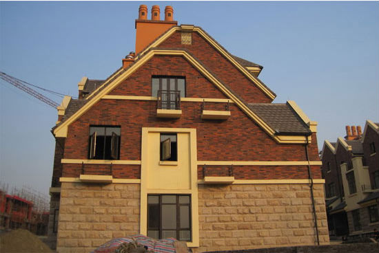 底部好手工的砖砌墙屋面